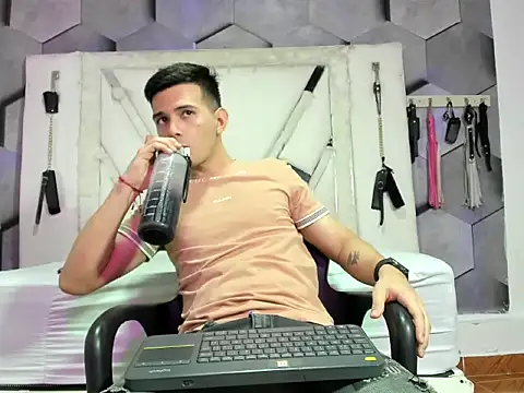 GoldenBoyM online show from May 1, 2026, 3:22 am