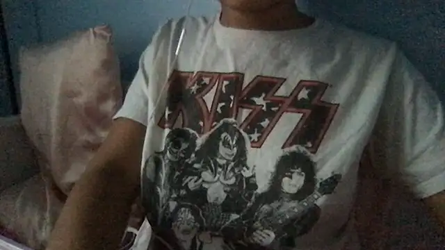 laurenace online show from February 6, 2026, 12:45 pm