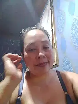 Snapshot of May_Bombs chatting on July 15, 2026, 8:43 am May Bombs online show from July 15, 2026, 8:43 am