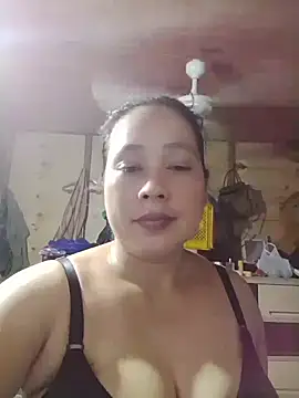 Snapshot of May_Bombs chatting on June 17, 2026, 6:02 am May Bombs online show from June 17, 2026, 6:02 am