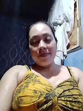 Snapshot of May_Bombs chatting on July 24, 2026, 12:56 pm May Bombs online show from July 24, 2026, 12:56 pm