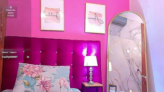 Snapshot of tightlittleebony chatting on April 27, 2026, 7:34 pm tightlittleebony online show from April 27, 2026, 7:34 pm