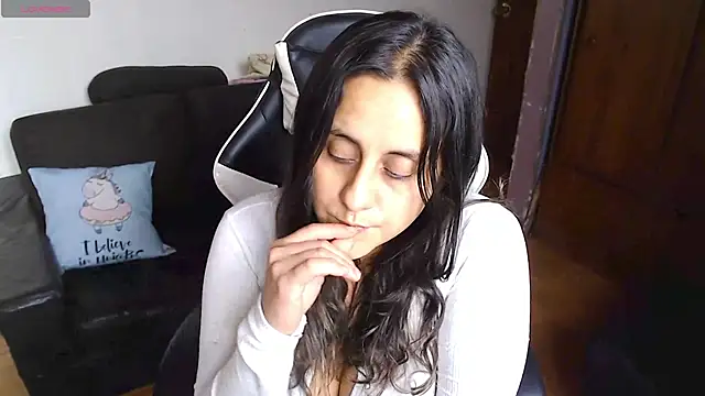 Snapshot of MeliisaRobers chatting on April 19, 2026, 6:43 pm MeliisaRobers online show from April 19, 2026, 6:43 pm