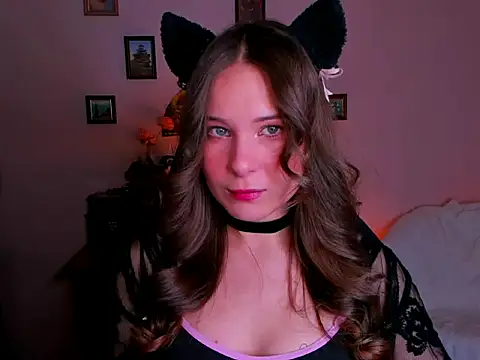 Snapshot of LanaLovely chatting on April 22, 2026, 6:53 am LanaLovely online show from April 22, 2026, 6:53 am