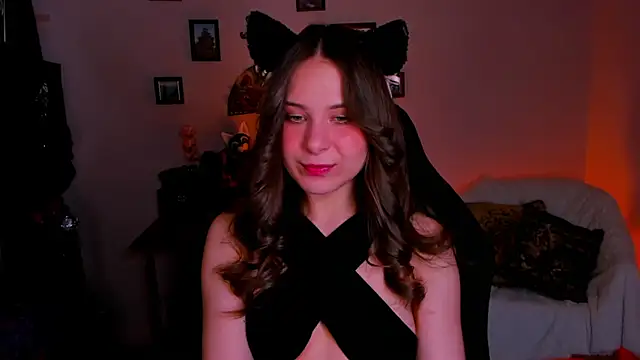 Snapshot of LanaLovely chatting on May 7, 2026, 6:28 am LanaLovely online show from May 7, 2026, 6:28 am