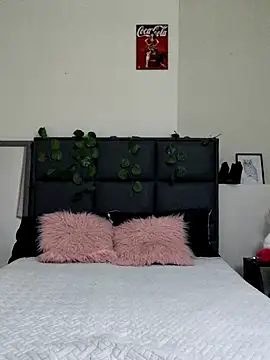 Julieta Parker online show from February 7, 2026, 12:46 pm