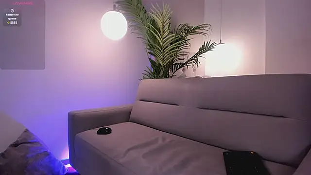 Iriana Vexz online show from March 5, 2026, 1:08 pm