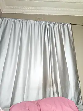 PussyFarrie online show from April 25, 2026, 1:41 pm