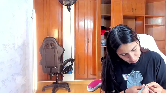 Emily and Soffy online show from February 26, 2026, 12:05 pm