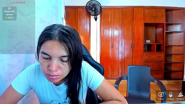 Emily and Soffy online show from April 22, 2026, 12:23 pm