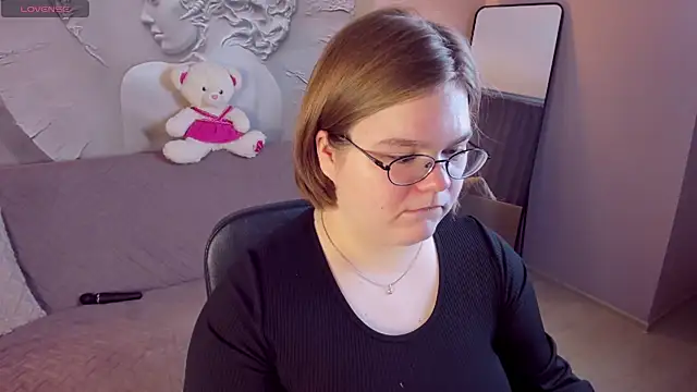 Snapshot of MaryFloree chatting on February 11, 2026, 3:28 am MaryFloree online show from February 11, 2026, 3:28 am