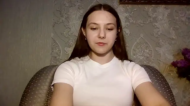 YuniNeko online show from May 7, 2026, 3:37 pm
