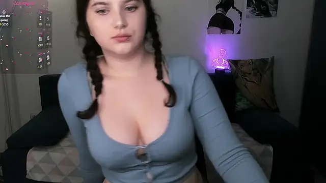 Snapshot of chloe_dashh chatting on March 9, 2026, 7:17 pm chloe dashh online show from March 9, 2026, 7:17 pm