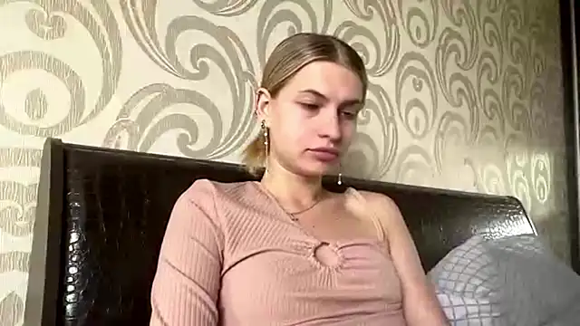 JeneeEady online show from June 20, 2026, 6:07 am