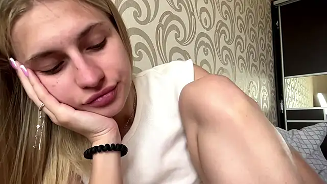 JeneeEady online show from June 11, 2026, 8:11 am