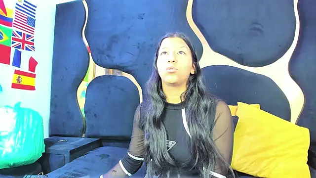 Snapshot of Vaneline2 chatting on July 10, 2026, 4:07 pm Vaneline2 online show from July 10, 2026, 4:07 pm