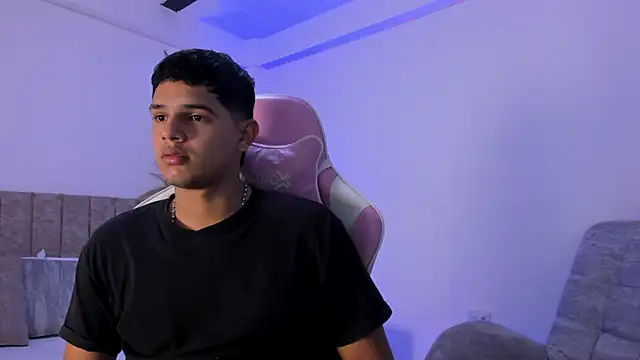 Snapshot of Adrian_Prime_ chatting on July 31, 2026, 1:05 am Adrian Prime online show from July 31, 2026, 1:05 am