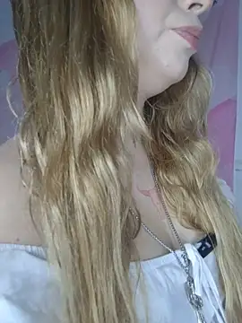 isaneptuneuwu online show from April 26, 2026, 2:31 am