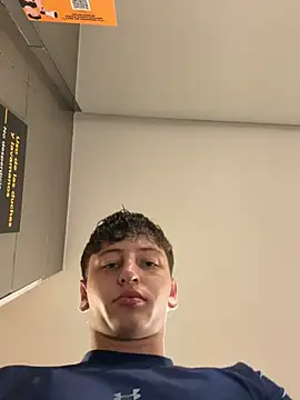 Snapshot of ARON_LUXX chatting on June 14, 2026, 4:41 pm ARON LUXX online show from June 14, 2026, 4:41 pm