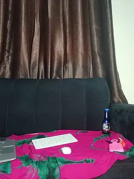 Lust Lunnah online show from June 3, 2026, 7:53 am