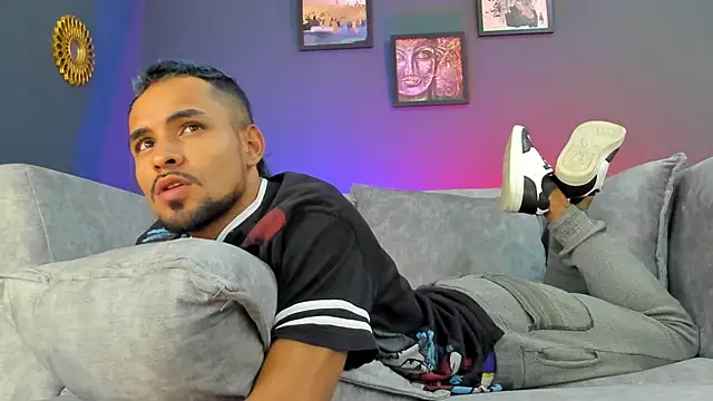 neyder sanz online show from March 8, 2026, 1:47 pm