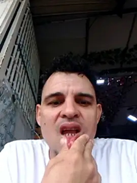 polla large active online show from April 13, 2026, 2:21 pm