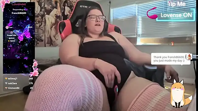 Snapshot of lillythotz chatting on April 3, 2026, 8:48 pm lillythotz online show from April 3, 2026, 8:48 pm