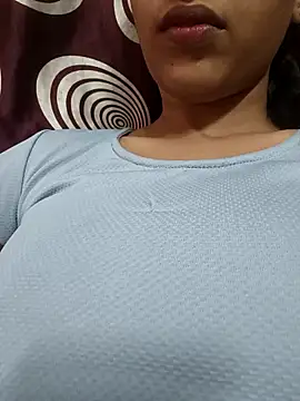 komalsharma99 online show from May 7, 2026, 5:01 am