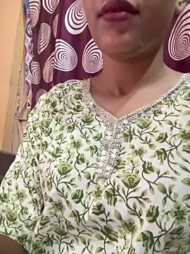 komalsharma99 online show from May 22, 2026, 8:34 am