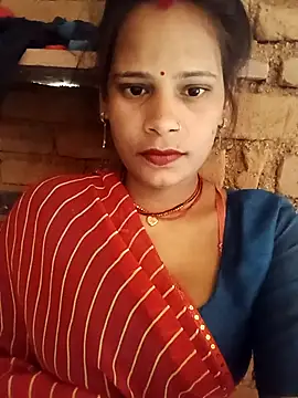 Snapshot of Hot_ree64 chatting on April 3, 2026, 9:27 am Hot ree64 online show from April 3, 2026, 9:27 am