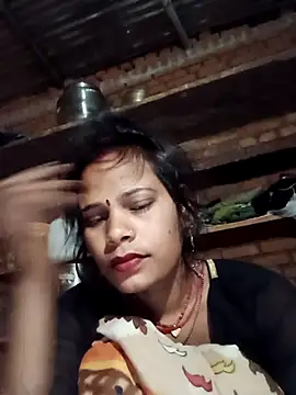 Snapshot of Hot_ree64 chatting on February 21, 2026, 8:00 pm Hot ree64 online show from February 21, 2026, 8:00 pm