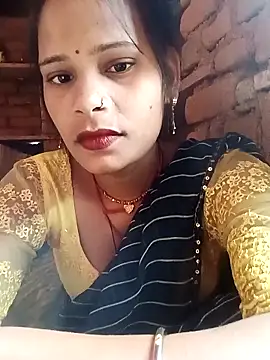 Snapshot of Hot_ree64 chatting on April 2, 2026, 8:43 am Hot ree64 online show from April 2, 2026, 8:43 am