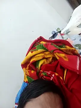 riyashrma00 online show from February 7, 2026, 8:28 pm