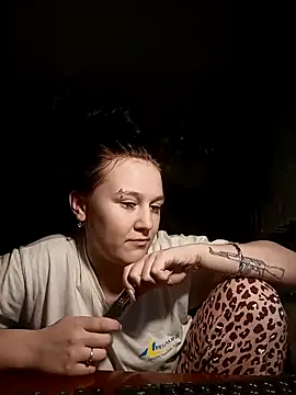 Apolinariya  online show from February 5, 2026, 12:56 pm