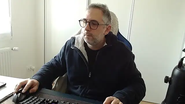 mika3377 online show from February 6, 2026, 10:44 am