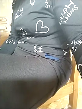 LiilyZi online show from February 25, 2026, 4:01 am