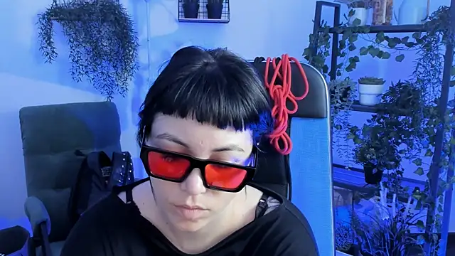Snapshot of NeoGeisha chatting on May 18, 2026, 1:16 pm NeoGeisha online show from May 18, 2026, 1:16 pm