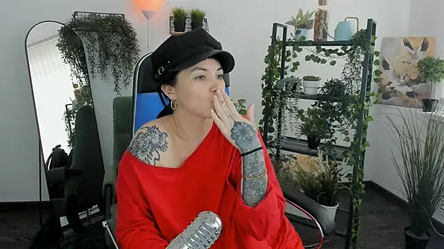 Snapshot of NeoGeisha chatting on May 8, 2026, 1:15 pm NeoGeisha online show from May 8, 2026, 1:15 pm