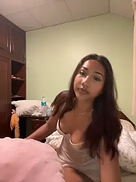 lyla luv online show from March 22, 2026, 9:38 pm