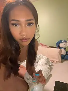 lyla luv online show from March 4, 2026, 10:17 pm