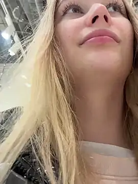 Snapshot of blonde_exe chatting on February 21, 2026, 3:47 pm blonde exe online show from February 21, 2026, 3:47 pm