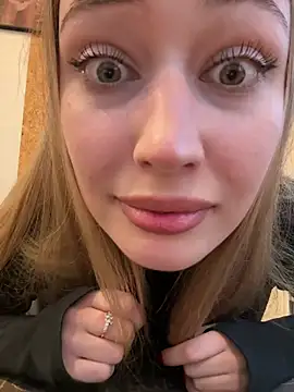 Snapshot of blonde_exe chatting on March 25, 2026, 3:55 pm blonde exe online show from March 25, 2026, 3:55 pm