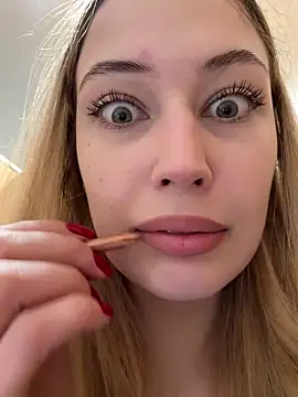 Snapshot of blonde_exe chatting on March 20, 2026, 2:07 pm blonde exe online show from March 20, 2026, 2:07 pm