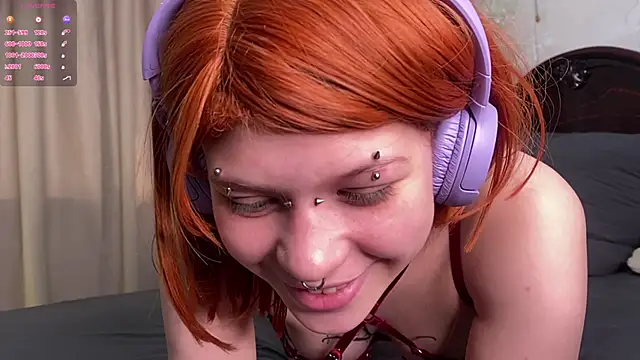 Snapshot of MeowMixer chatting on May 3, 2026, 9:25 am MeowMixer online show from May 3, 2026, 9:25 am