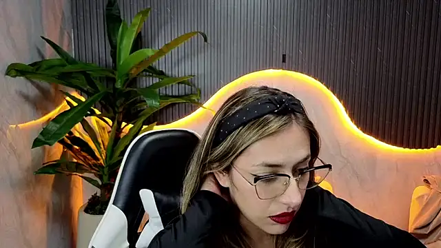 caroline tp online show from February 4, 2026, 3:40 pm