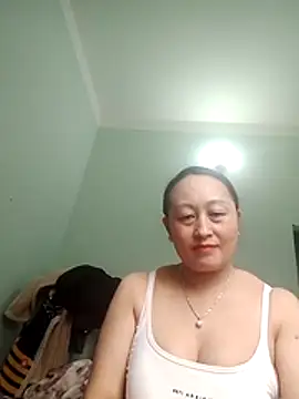 Snapshot of Jolie_sexy chatting on March 15, 2026, 5:03 am Jolie sexy online show from March 15, 2026, 5:03 am