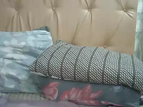 Ladyxx21 online show from February 26, 2026, 12:32 am