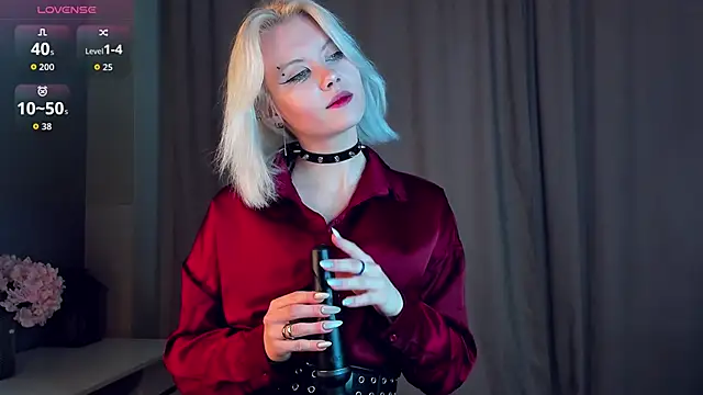 GoldenLenarz online show from March 25, 2026, 11:09 am