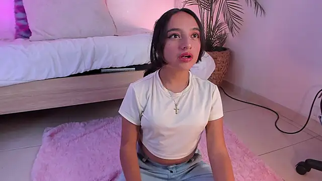  emily jonexs online show from April 25, 2026, 5:10 pm