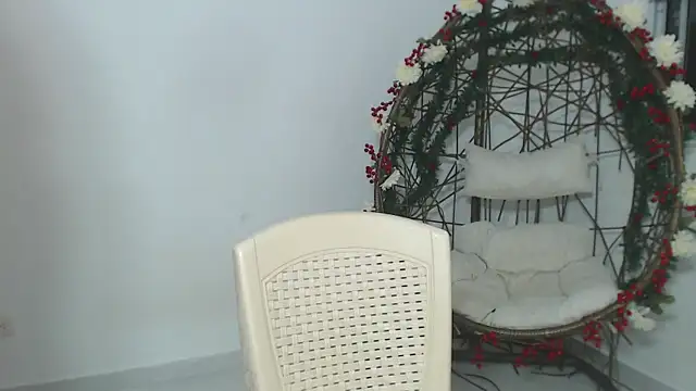 Snapshot of EllieConnor chatting on July 10, 2026, 2:44 am EllieConnor online show from July 10, 2026, 2:44 am